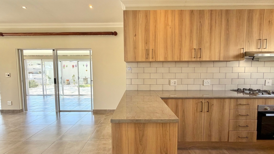 2 Bedroom Property for Sale in Somerset Lakes Western Cape